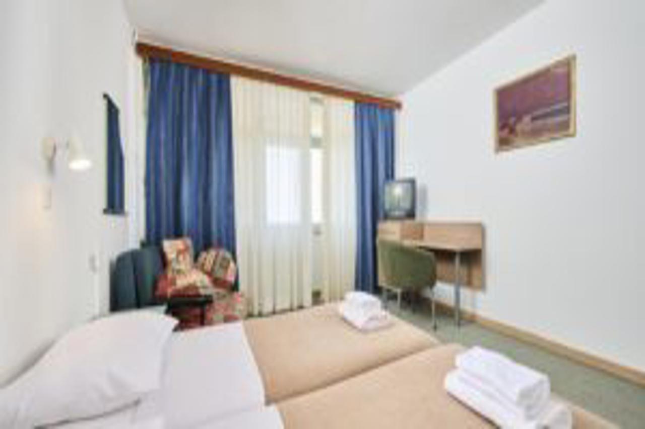 אומאג Guest House Adriatic מראה חיצוני תמונה